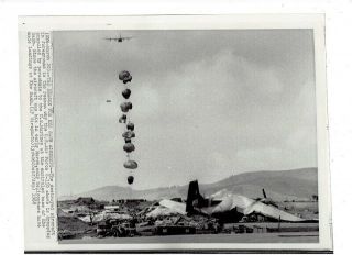 Vietnam War Press Photo - Us C - 130 Supply Airdrop To Marines - Khe Sanh