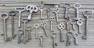 25 Assorted Antique Keys Furniture Padlock Skeleton Mortise Lock Cabinet