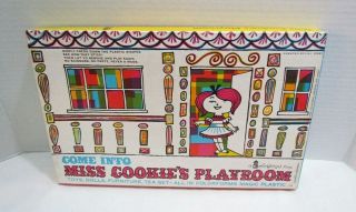 Colorforms 1961 Come Into Miss Cookie 