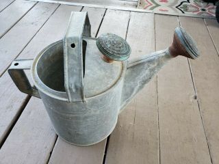 Antique Vtg Galvanized Metal Watering Can Rose Sprinkler Nozzle 8 2 Gallon Dual