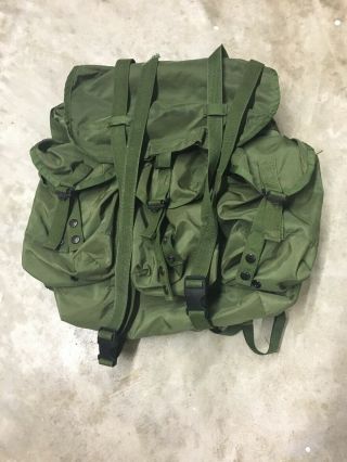 Alice Field Pack,  Size Medium Lc - 2 With Shoulder Straps