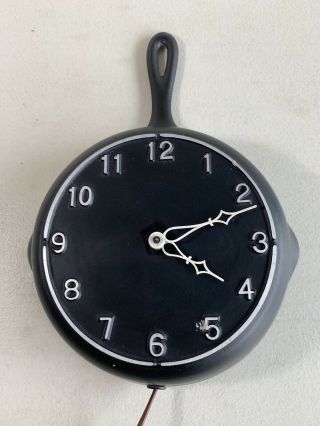 Vintage Unique Products Cast Iron Skillet Frying Pan Electric Kitchen Wall Clock