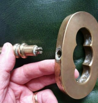 Vintage retro large heavy brass locksmith lock shop display key cutting sign  8
