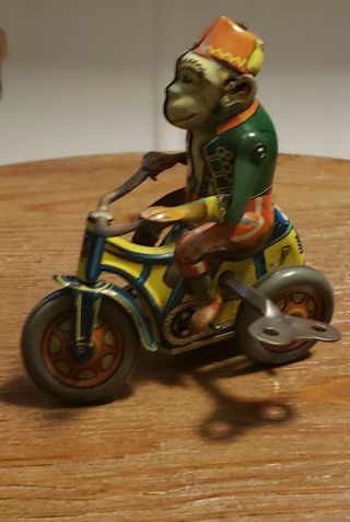 Vintage Arnold Tin Litho Monkey Om Tricycle Wind Up Toys Us Zone Germany