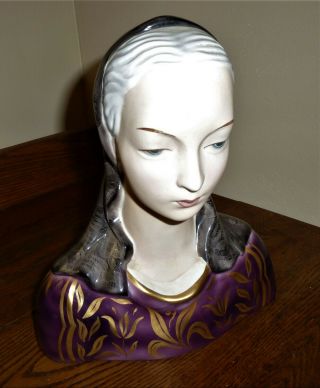 Goldscheider Lady Head Bust W/lace - - Great Detail And
