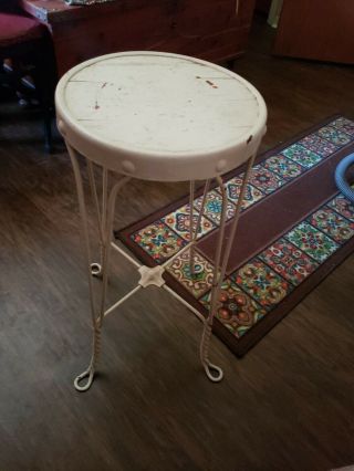 Vintage Twisted Metal Wire Ice Cream Parlor Stool Soda Fountain Bar Stool)