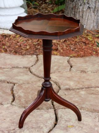 Vintage Wooden Plant Stand / Pedestal Table Octagon Top Scalloped Edge