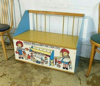 1970s Vintage Raggedy Ann Andy " Hide Toys " Toy Chest Box Bench Bobbs - Merrill