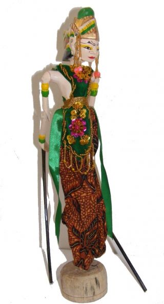 Traditional Rama and Sinta Wayang Golek Rod Puppets - Small 2