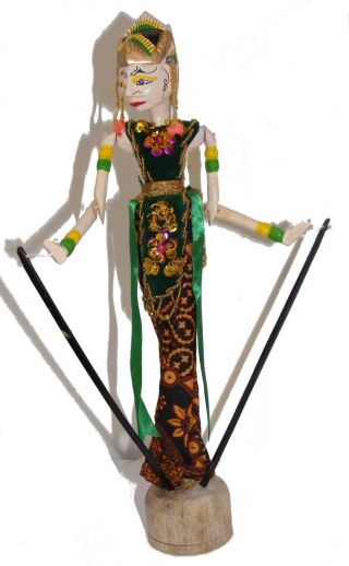 Traditional Rama and Sinta Wayang Golek Rod Puppets - Small 3