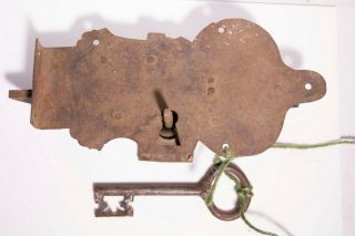 17th 18th Century Iron Door Latch Lock & Key