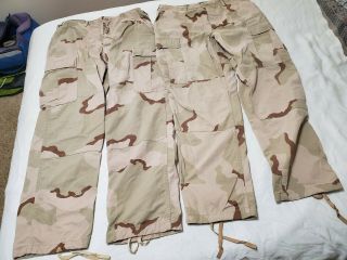 2 Dcu Pants,  Desert Camo,  Size Medium - Reg,  U.  S.  Issue Very Good Shape