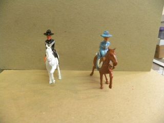 Vintage MADE IN U.  S.  A.  2 COWBOYS ON lHORSEBACK lead figures cs 2