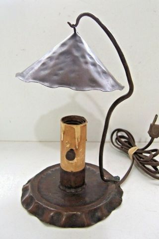 Small Vintage Arts & Crafts Hammered Solid Copper Lamp W/riveted Shade