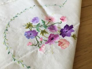 VINTAGE HAND EMBROIDERED LINEN TABLECLOTH GORGEOUS RAISED SUMMER FLOWERS 7