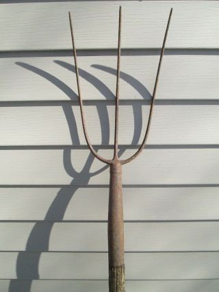 Vintage 3 Tine Prong Pitch Hay Fork Farm Tool Primitive 3
