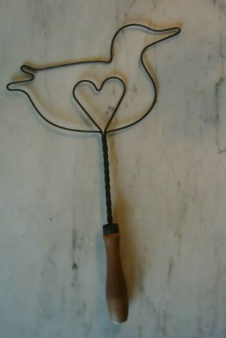 Vtg Rug Beater duck Heart Twisted Wire Wood Carpet Beater Primitive Miniature 3