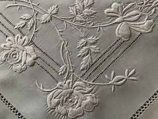 EXQUISITE ANTIQUE IRISH LINEN TABLECLOTH HAND EMBROIDERED WHITEWORK 4