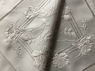 EXQUISITE ANTIQUE IRISH LINEN TABLECLOTH HAND EMBROIDERED WHITEWORK 5