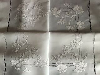 EXQUISITE ANTIQUE IRISH LINEN TABLECLOTH HAND EMBROIDERED WHITEWORK 6
