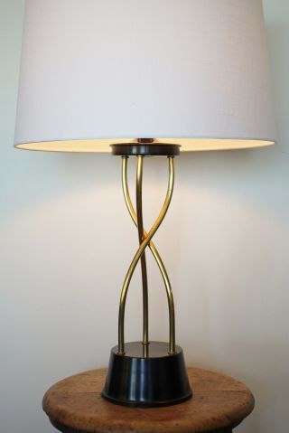 Elegant Mid Century Modern Brass Tripod Table Lamp Lightolier Laurel Stiffel 50s