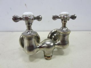 Vintage Wheel Polished Brass Bath Tub Wall Mount Faucet