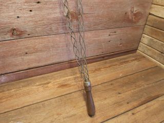 Antique Vintage Looped Braided Wire Carpet Rug Beater Wood Handle 32 4