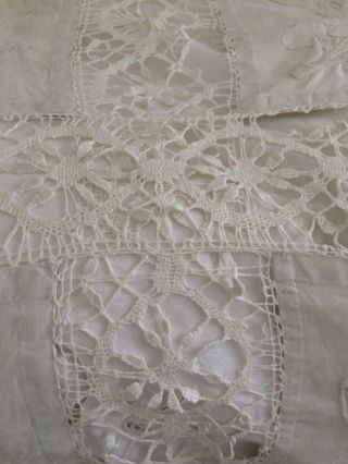Antique Lace Double Bedspread Crewel Embroidery Work Lace Edge & Panels 100 " X80 "