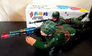 Vintage Tin Battery Op Machine Gun Drill (crawling Firing Soldier),  China,  Exib