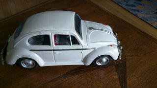 Taiyo 1966 Volkswagen VW Bug Battery Operated Bright White 10 ' long Tin Toy Car 3