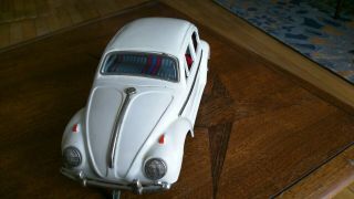 Taiyo 1966 Volkswagen VW Bug Battery Operated Bright White 10 ' long Tin Toy Car 8