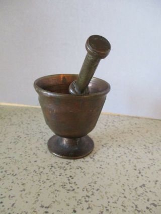ANTIQUE SMALL CAST BRASS MORTAR & PESTLE,  THIS WAS AS A 
