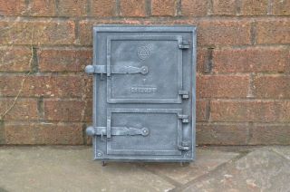 26.  2 X 35 Cm Old Cast Iron Fire /bread Oven Door/doors /flue/range/pizza