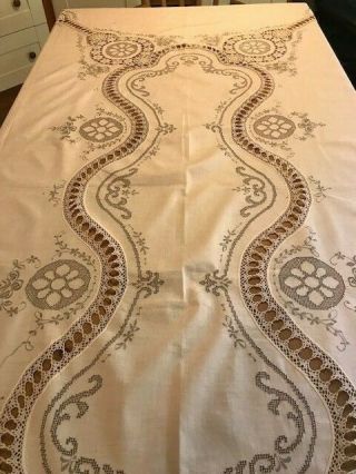 Vintage Large Linen Tablecloth & 12 napkins - 2.  6 metres x 1.  72 metres. 2