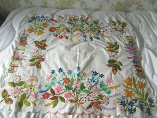 Vintage Cotton Tablecloth With Hand Embroidery 34 " X 30 " Scallop Edging