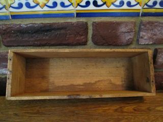 Vtg Primitive Wood Cheese Box,  90 Wooden Clothespins Farm House Laundry B ' Stone 5