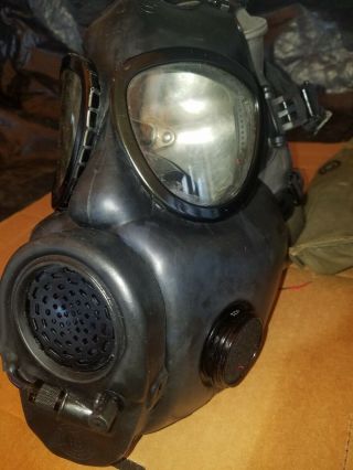 Vtg Vietnam War Era Rare M17a1 Gas Mask With Cover And Storage Bag.