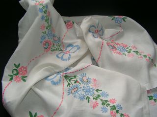 B ' FUL VTG RICHLY HAND EMBROIDERED TALL STAND BOUQUET & BOW IRISH LINEN TABLCLOTH 2