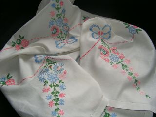 B ' FUL VTG RICHLY HAND EMBROIDERED TALL STAND BOUQUET & BOW IRISH LINEN TABLCLOTH 3