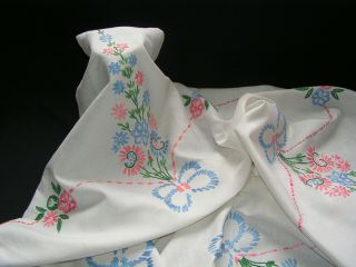 B ' FUL VTG RICHLY HAND EMBROIDERED TALL STAND BOUQUET & BOW IRISH LINEN TABLCLOTH 8