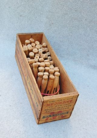 Wilson Cheese Box 5lbs Size w/ 53 Wood Clothes Pins Laundry Room Decor Vintage 3