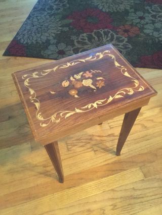 Vtg.  Italian Game,  Sewing Or Jewelry Inlaid Lacquer Wood Table Music Box Italy