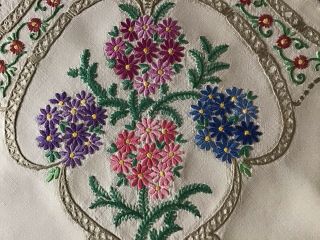 Stunning Vintage Irish Linen Hand Embroidered Tablecloth Daisies/lattice Work