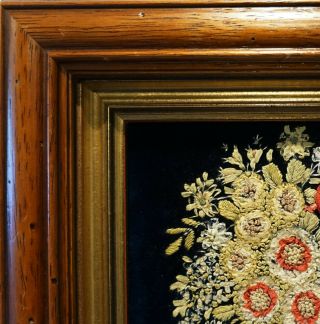VERY SMALL LATE 19TH CENTURY NEEDLEWORK OF A FLORAL BOUQUET - c.  1890 4