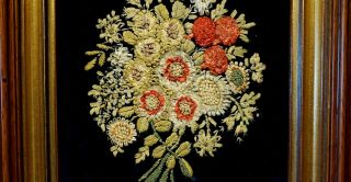 VERY SMALL LATE 19TH CENTURY NEEDLEWORK OF A FLORAL BOUQUET - c.  1890 8