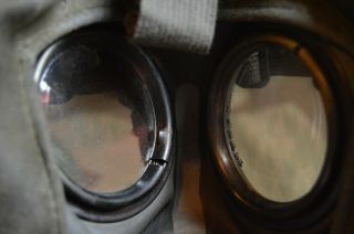 WWII German Gas Mask And Can 1940 Matching Set 10