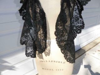 GORGEOUS ANTIQUE BLACK CHANTILLY LACE SHAWL SCARF MANTILLA 5