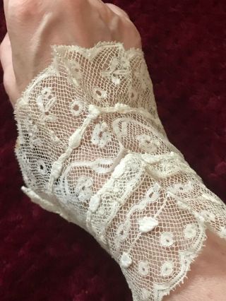 Perfect And Gorgeous Valenciennes Lace Cuffs 19th C.