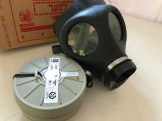 Israeli Civilian Youth Woman Gas Mask Filter And Atropine