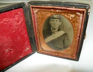 1/9 Plate Size Tintype Civil War Soldier? Eagle On Kepi Full Case